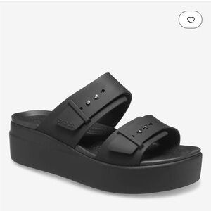 Crocs Brooklyn buckle size 7 NWT